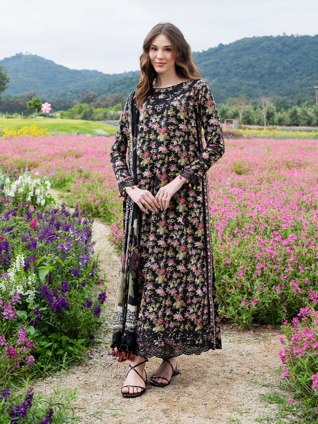 Izel Printed Embroidered Lawn 3PC Unstitched Memon Clothes